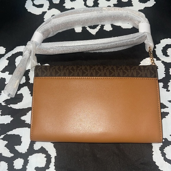 Michael Kors Sloan Large Leather Chain Wallet - Picture 3 of 6